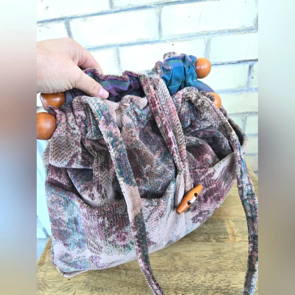 Vintage Carpet Bag - Picture 7 of 9